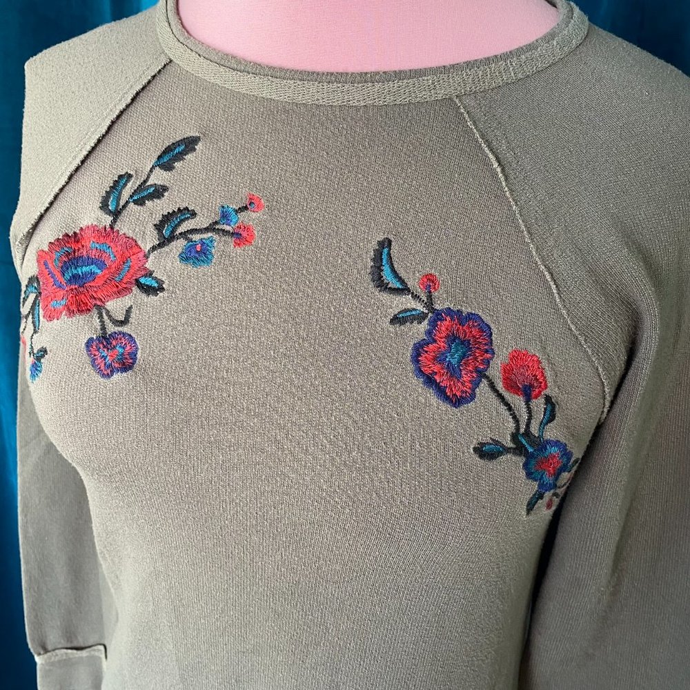 Knox Rose Green Embroidered Floral Long Sleeve Top Olive - Picture 3 of 7